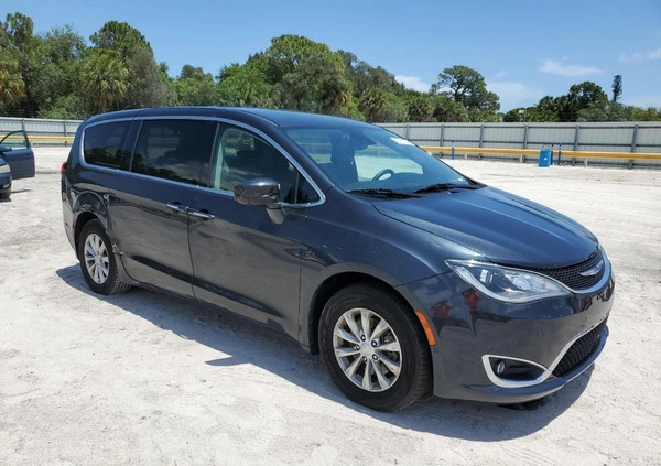 Chrysler Pacifica cena 49000 przebieg: 118993, rok produkcji 2019 z Olszyna małe 79